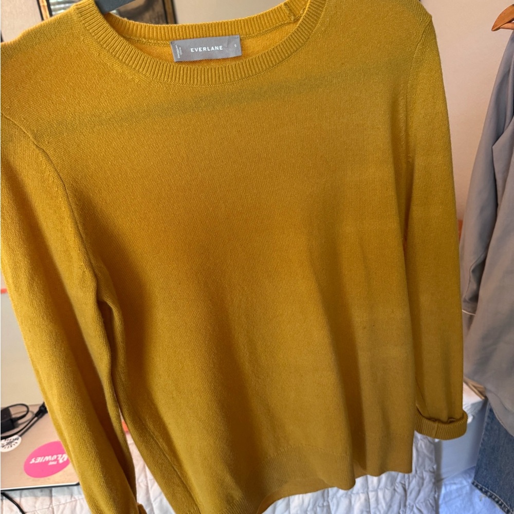 Everlane Women's Cashmere Golden Yellow Crewneck Sweater